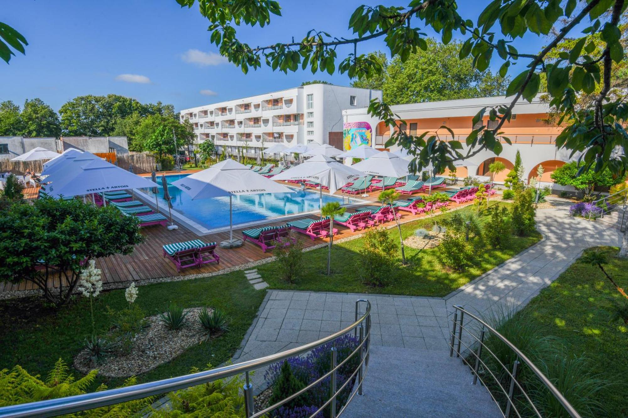 Hotel Ibis Styles Venus Exterior foto