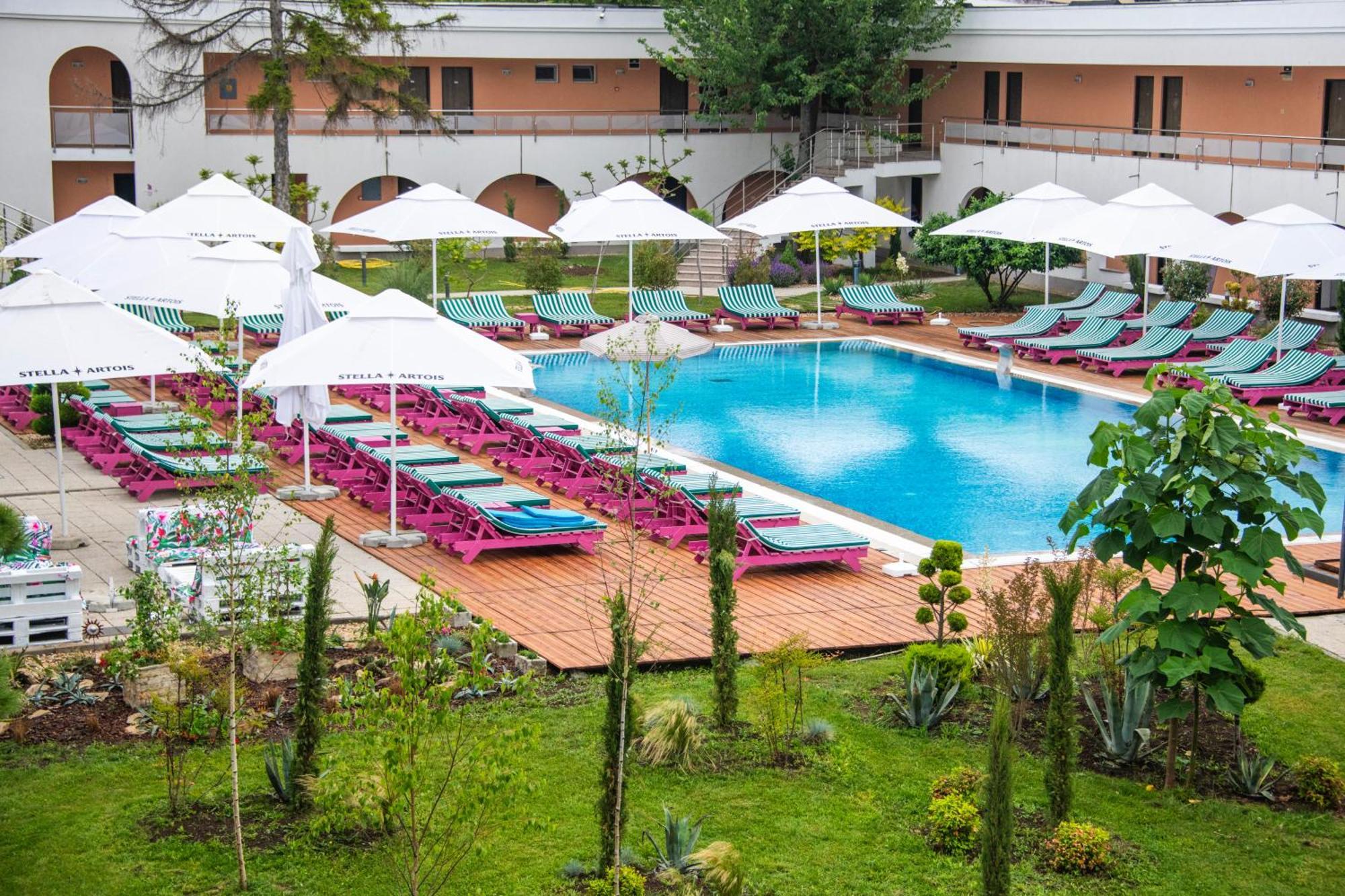 Hotel Ibis Styles Venus Exterior foto